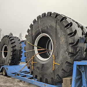 Поставка невероятно огромных автошин 53.5/85-57 Firestone SDT LD L-5